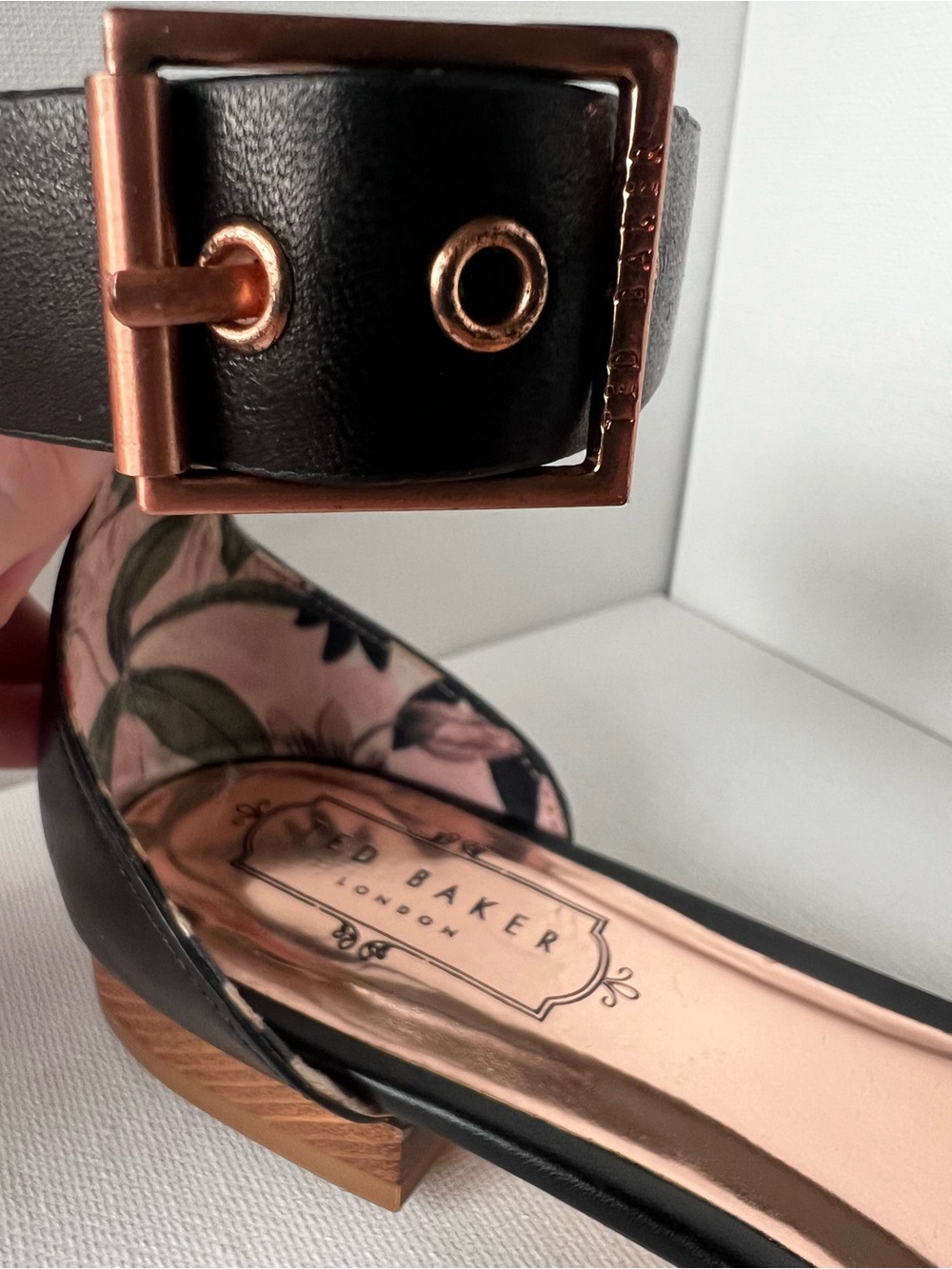 Ted Baker Women's Black & Rose Toned Sandals with Buckle Strap - Size 39.5 EU - Picture 7 of 11